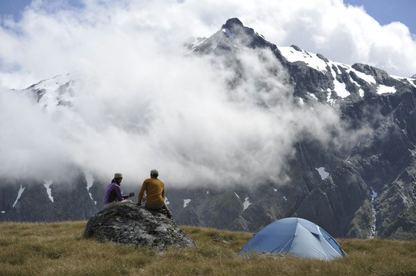 Quels sont les conseils pour un camping en bordure de falaise avec vue sur l'océan?